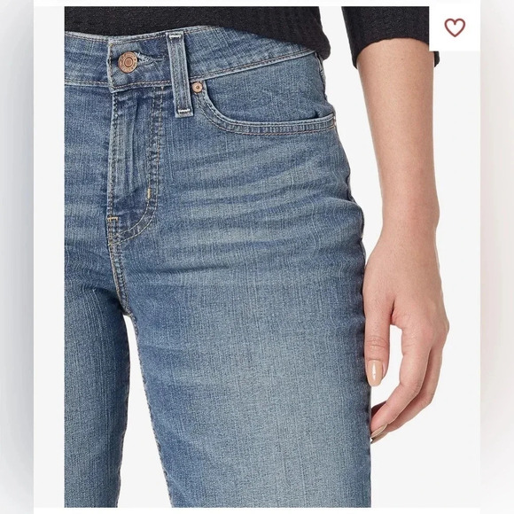 Levi's Women’s Signature Gold Totally Shaping Straight Leg Jean Size 10M/W30/L32 - Picture 2 of 11